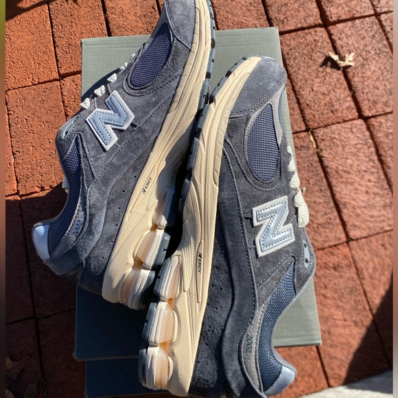 NEW BALANCE 2002R “CREAM/GREY” SIZE 11 - Picture 5 of 5